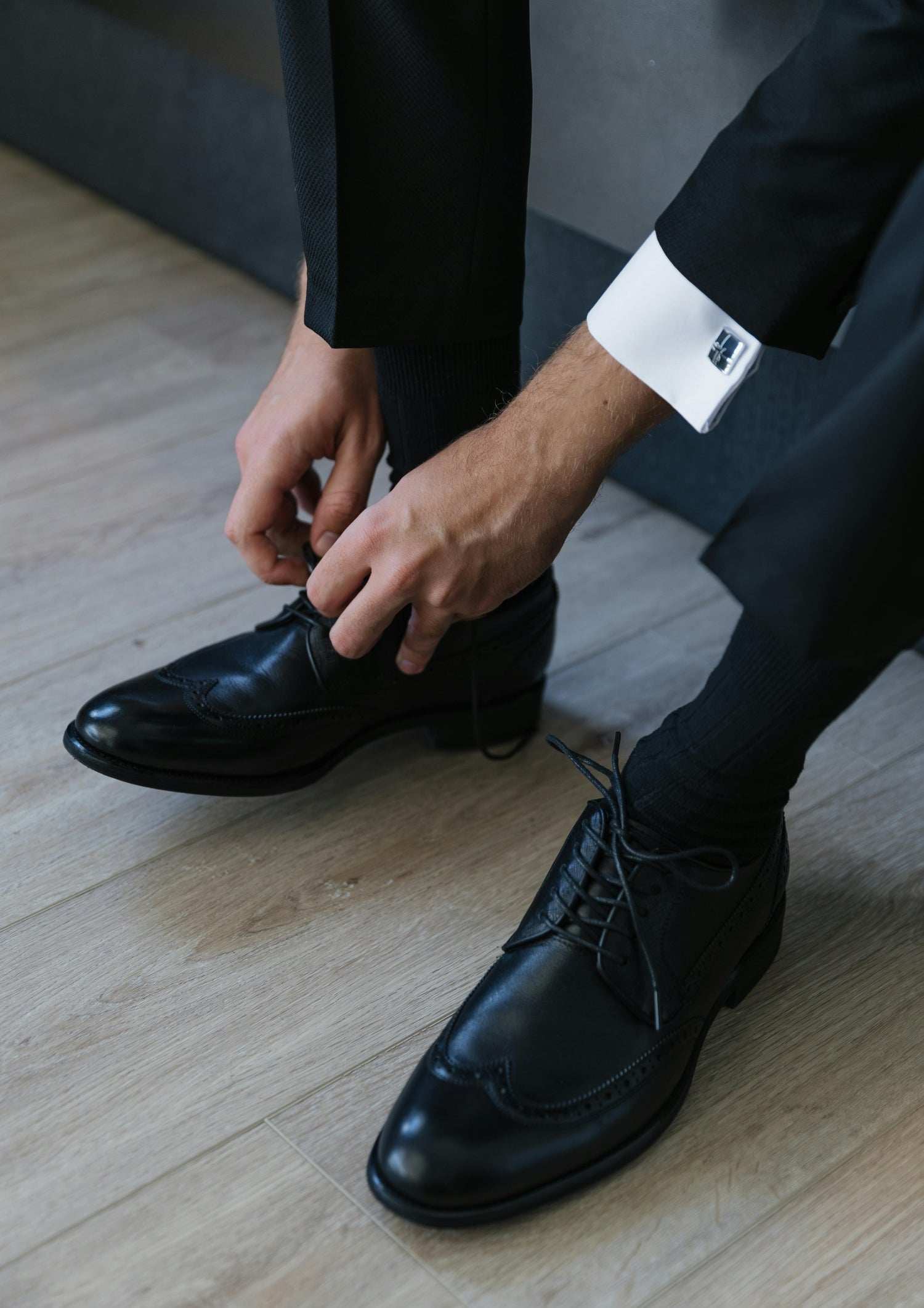 Shop premium men's formal shoes & loafers in Pakistan! Explore black Oxford shoes, brown suede loafers, & more. Style meets comfort at the best price!